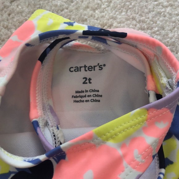 Toddler girl one-piece bathing suit and size 2T with floral pattern. - Picture 3 of 6